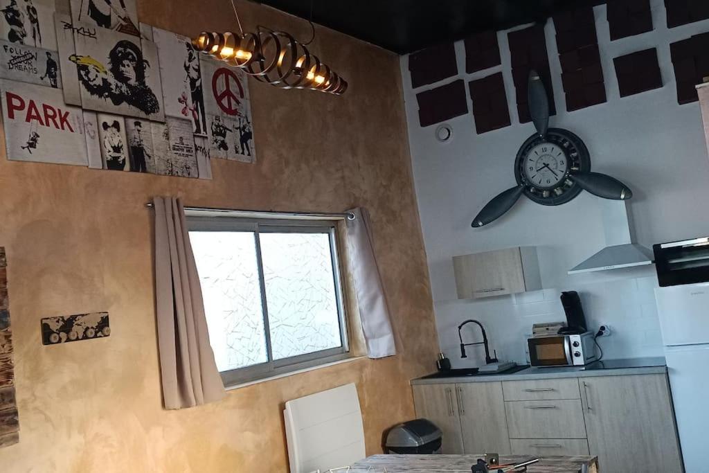 Dormir A L'Usine Loft Industriel Atypique Saint-Quentin-Lamotte-Croix-au-Bailly المظهر الخارجي الصورة