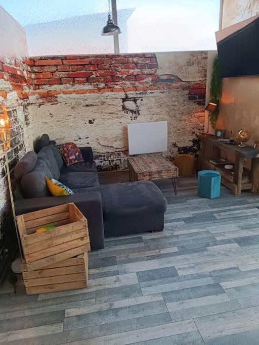 Dormir A L'Usine Loft Industriel Atypique Saint-Quentin-Lamotte-Croix-au-Bailly المظهر الخارجي الصورة
